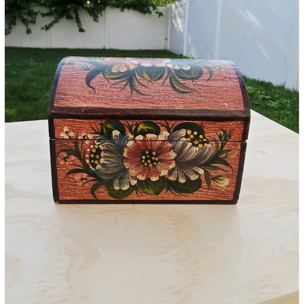Vintage Hand Painted Wooden Floral Folk Art Box Jewelry Chest 5.5" × 4"